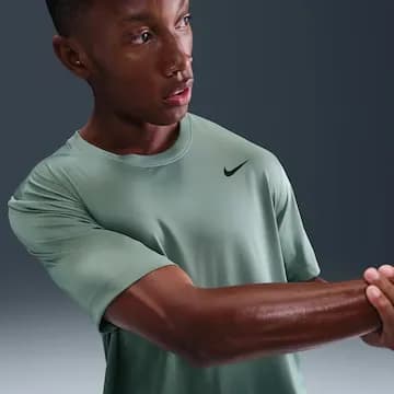 Camiseta Nike Dri-FIT Legend Masculina